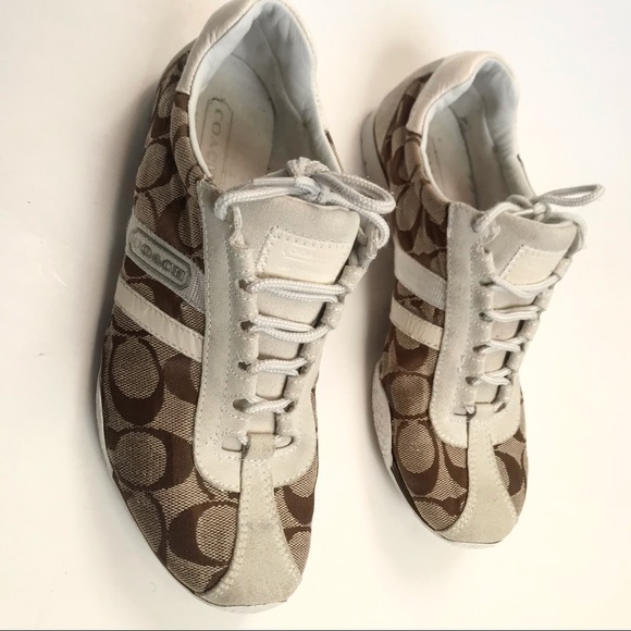 *Katelyn Coach signature shoes* Katelyn signature coach Size 7m used condition. - Picture 5 of 12